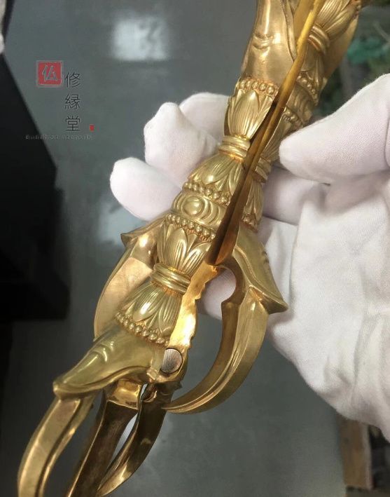 修縁堂】密教法具 人形五鈷杵 金剛杵 寺院用仏具 真鍮製 vajra 23cm - メルカリ