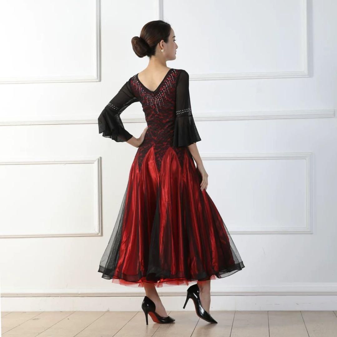 ストーン付きスタンダード向きワンピース❤️後ろファスナーで練習も楽々 ストーン付きスタンダード向きワンピース❤️後ろファスナーで練習も