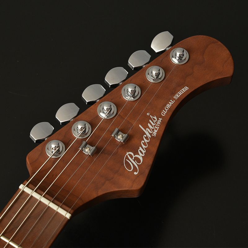 7万円くらいで購入しましたBacchus GLOBAL Series　赤　ギター　バッカス