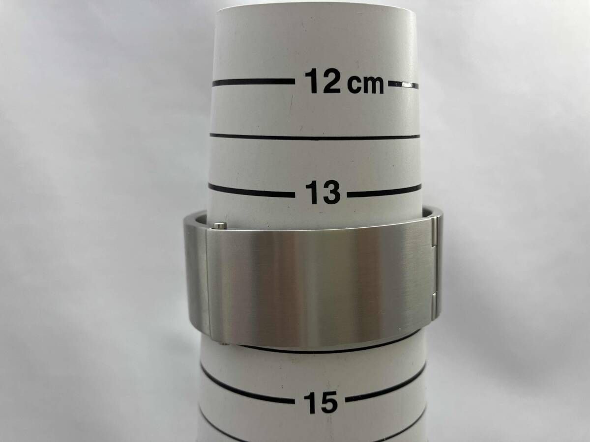 GUCCI 2400Lシルバー文字盤 バングルウォッチ ステンレス ケース