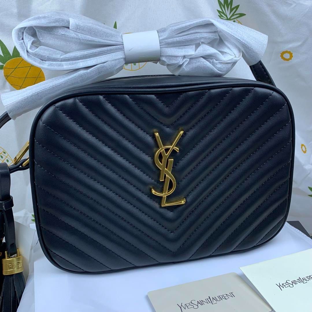 即購入不可！！YVES SAINT LAURENT ショルダーバッグ