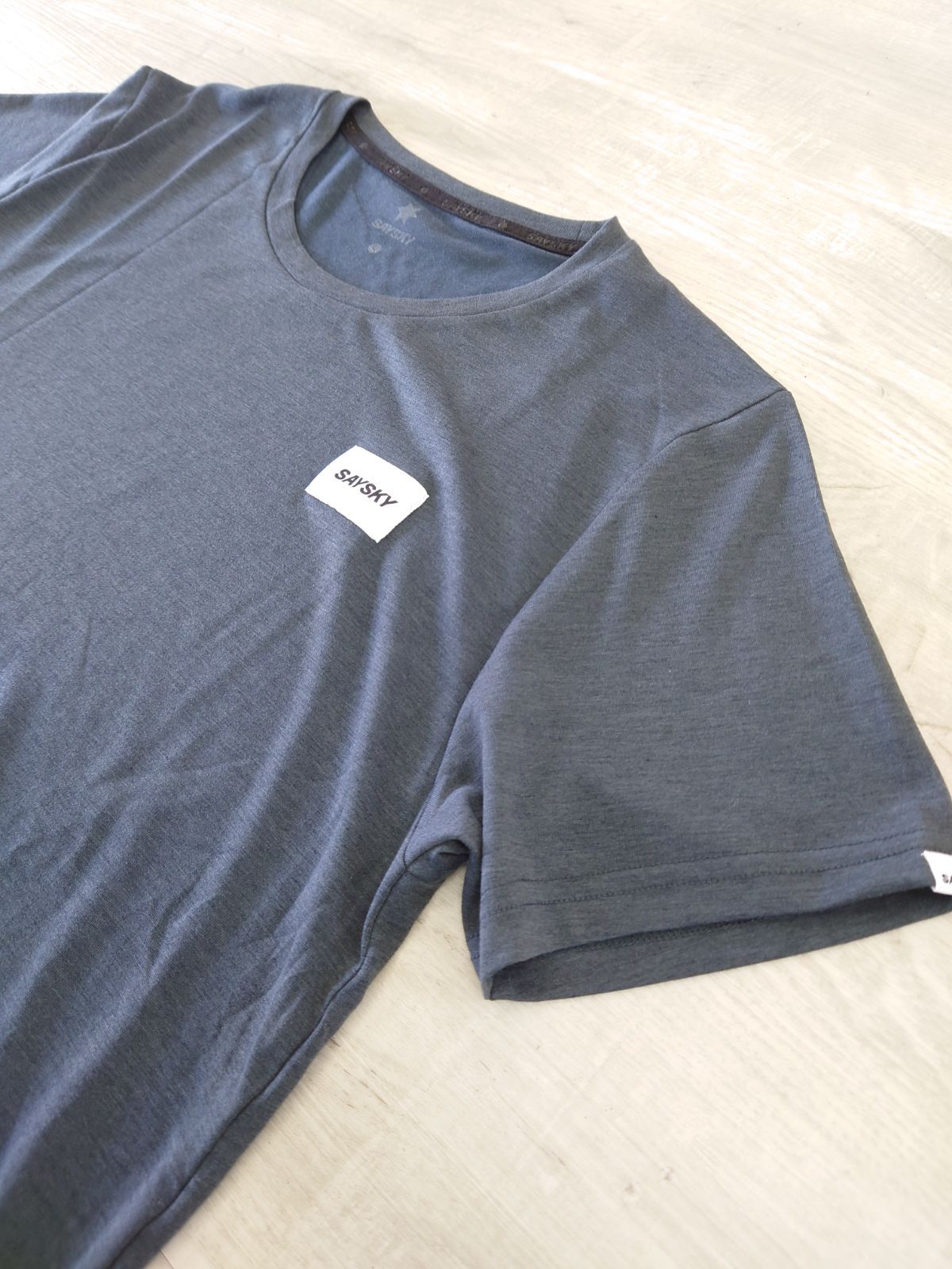 SAYSKY　セイスカイ　新品タグ付　Tシャツ　ユニセックス　Ｌsize SAYSKY セイスカイ 新品タグ付 Tシャツ ユニセックス Lsize