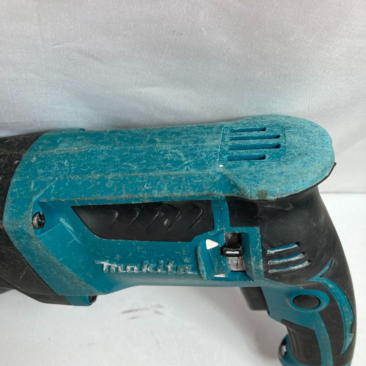 MAKITA マキタ 26mm コード式ハンマドリル (ケース付） HR2601F ブルー