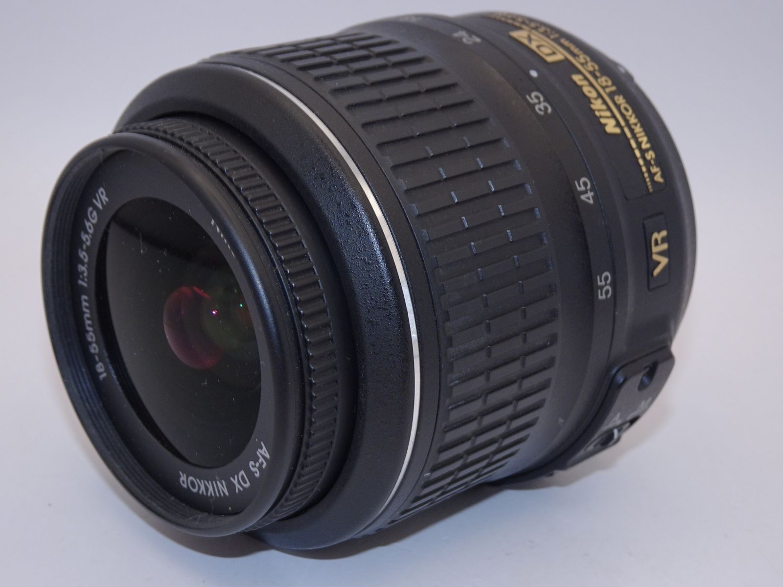 Nikonズーム　初心者でも手ブレのない補正装着付き簡単操作美品 GW特別価格 ☆良品☆安心初期不良対応☆ Nikon ニコン AF-S DX NIKKOR 18-55mm