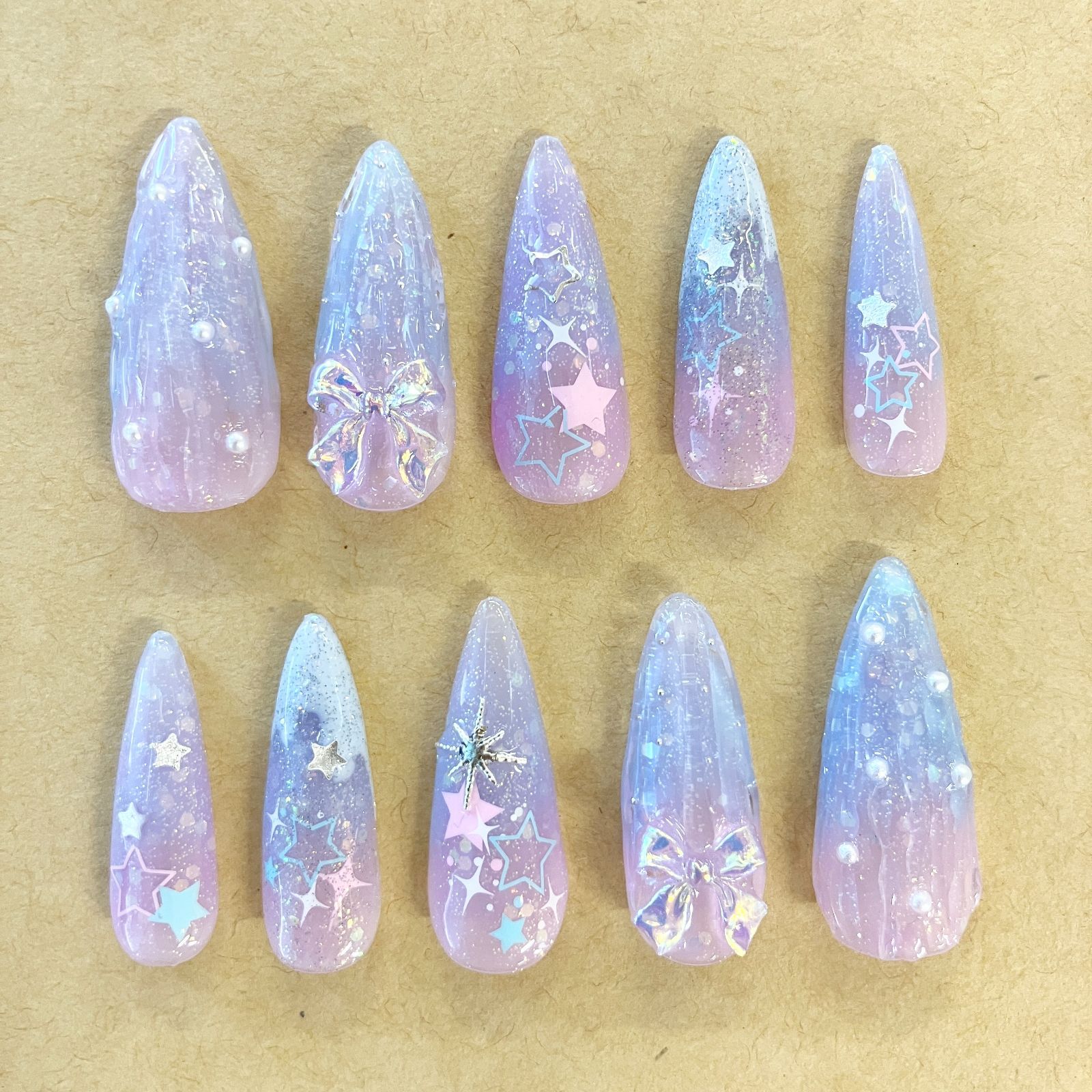 ハンドメイド】ネイルチップ ピンク 青 ラメ ※オーダー不可 - メルカリ