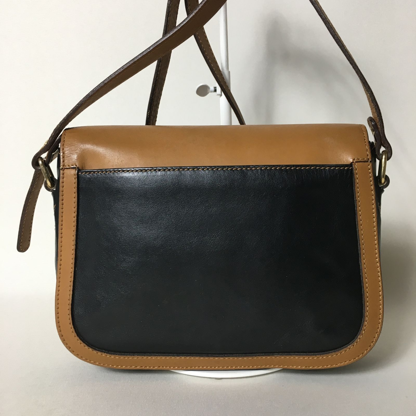 celine セリーヌ　ショルダーバッグ トリオンフ　本革　レザー　バイカラー CELINE バイカラーレザーショルダーバッグ