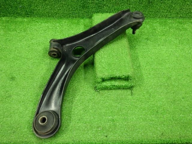 SUZUKI 純正ロアアーム 45202-85K11 +ボルト等 SUZUKI 純正ロアアーム