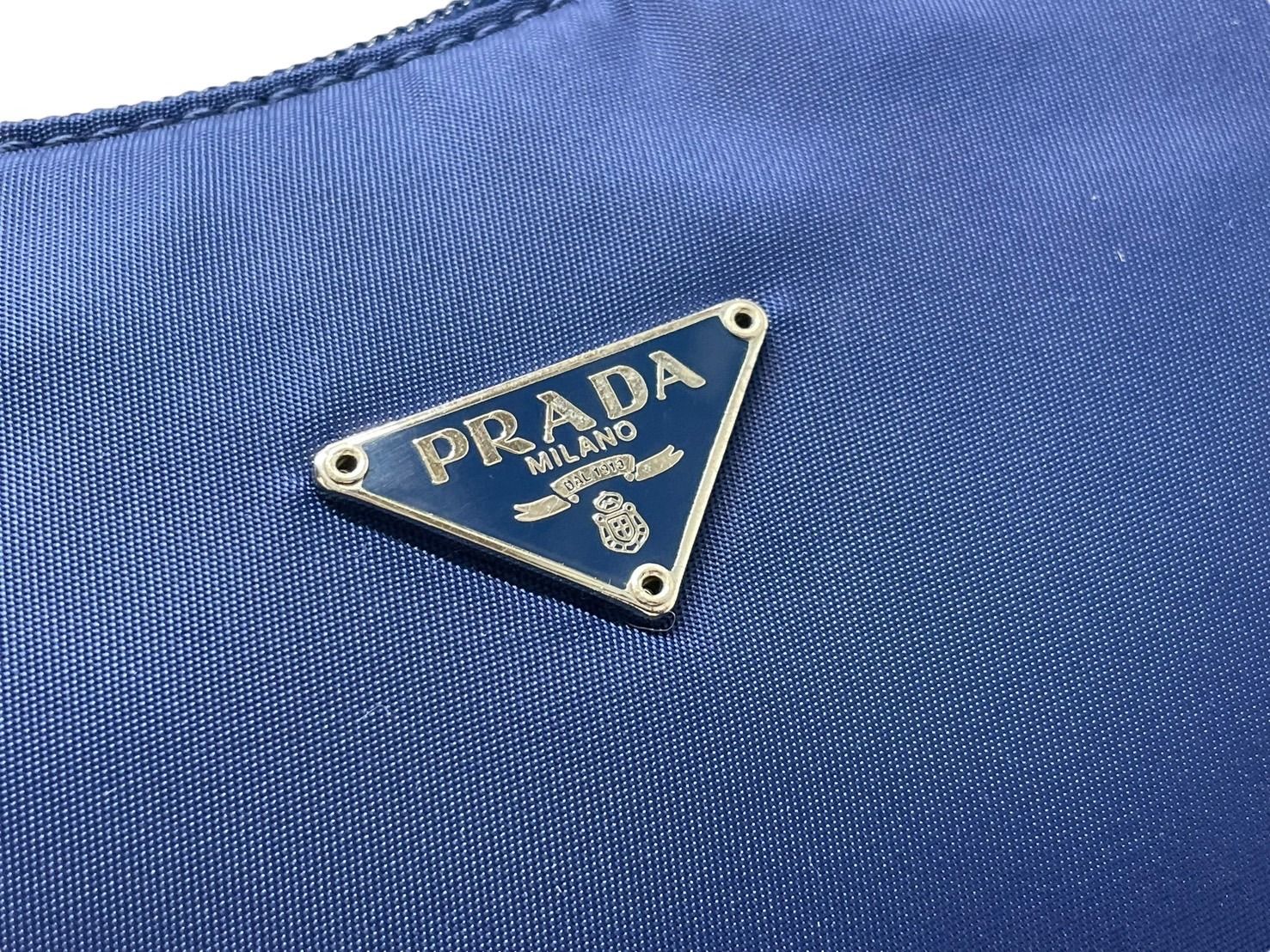 極美品 PRADA プラダ ハンドバッグ MV515 ホーボー ミニバッグ ポーチ 三角ロゴ ブルー ナイロン 中古 64582 - メルカリ