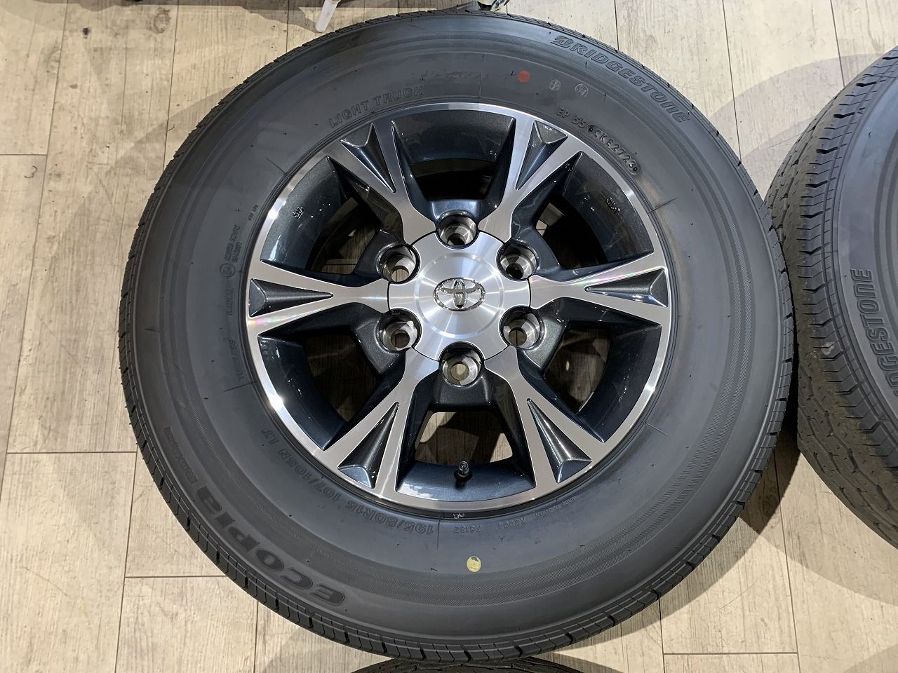 ハイエース 純正オプションホイール 15インチ 2404068】トヨタ 200系