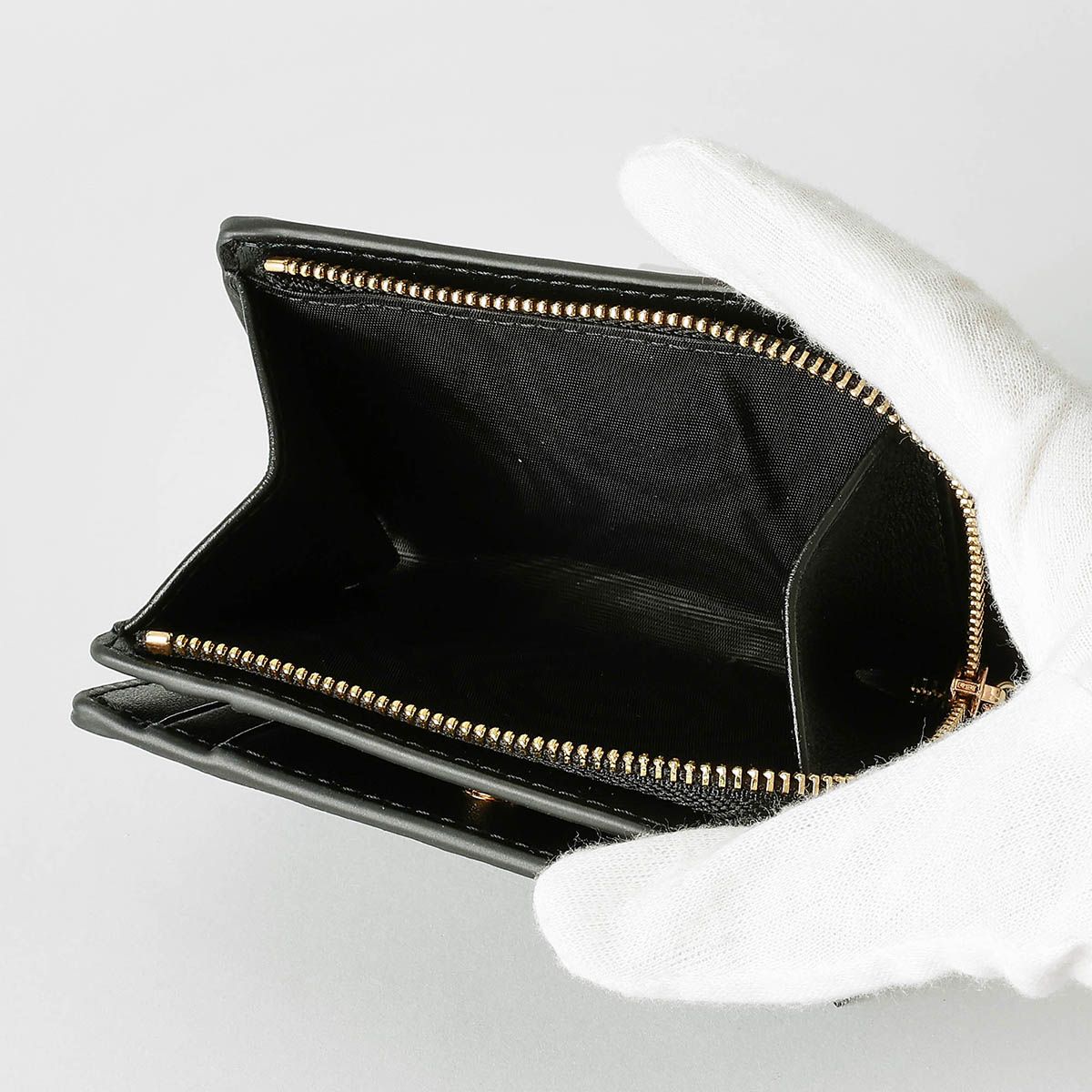 新品 フルラ FURLA 2つ折り財布 ヌヴォラ COMPACT WALLET ネロ - メルカリ 