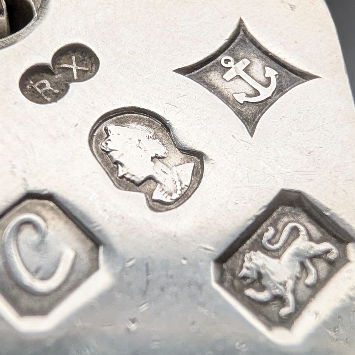 1977年 英国 純銀製 ジュビリーインゴットペンダント計19.7g 純銀ネックレス付 RX 1977年 英国 純銀製 ジュビリーインゴットペンダント計19.7g