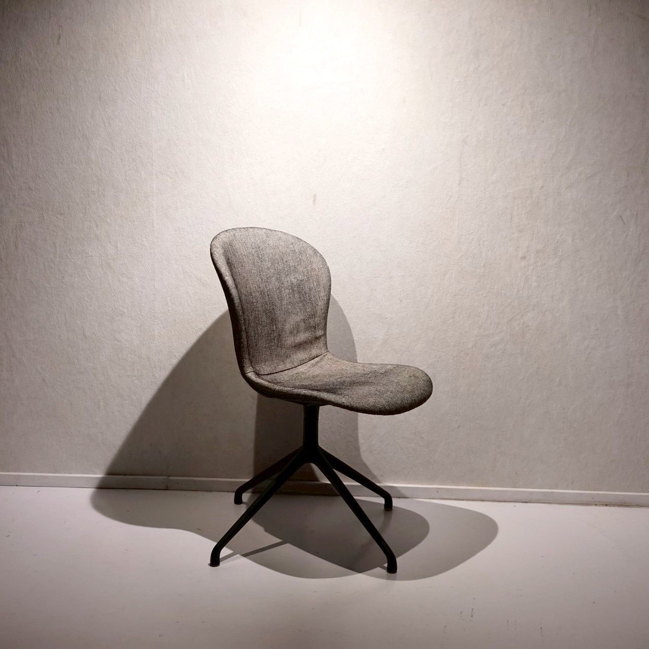 展示品ボーコンセプトアデレードキャスターチェアダイニングチェアモダン