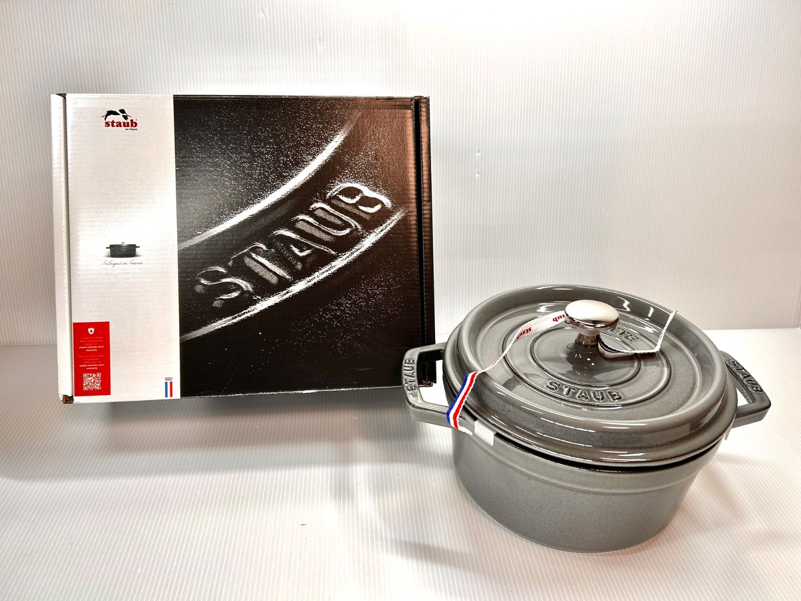 ♥ STAUB ストウブ 20cm グレー ピコ ココット ラウンド