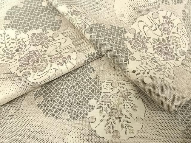 平和屋着物●本場大島紬　白大島　９マルキ　雪輪花文　正絹　逸品　AAAU0109np 平和屋着物○本場大島紬 白大島 9マルキ 雪輪花文 正絹 逸品