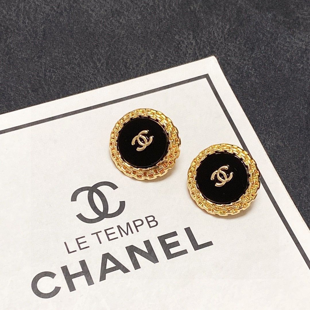 クラシックなロゴ♡パール【CHANEL】クリップイヤリング CHANEL シャネル イヤリング ココマーク オニキス シルバー 05P