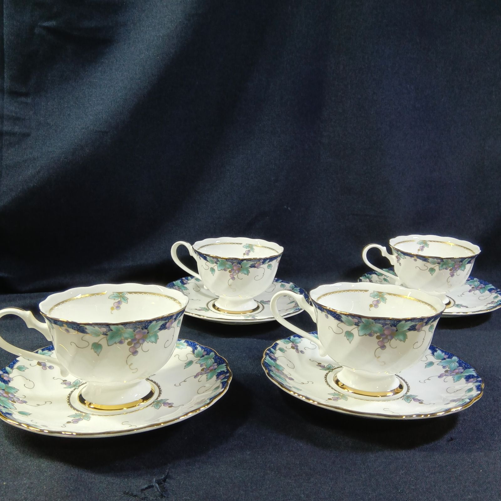 Bone China YAMAKA ボーンチャイナ ヤマカ 葡萄柄 脚付きカップ