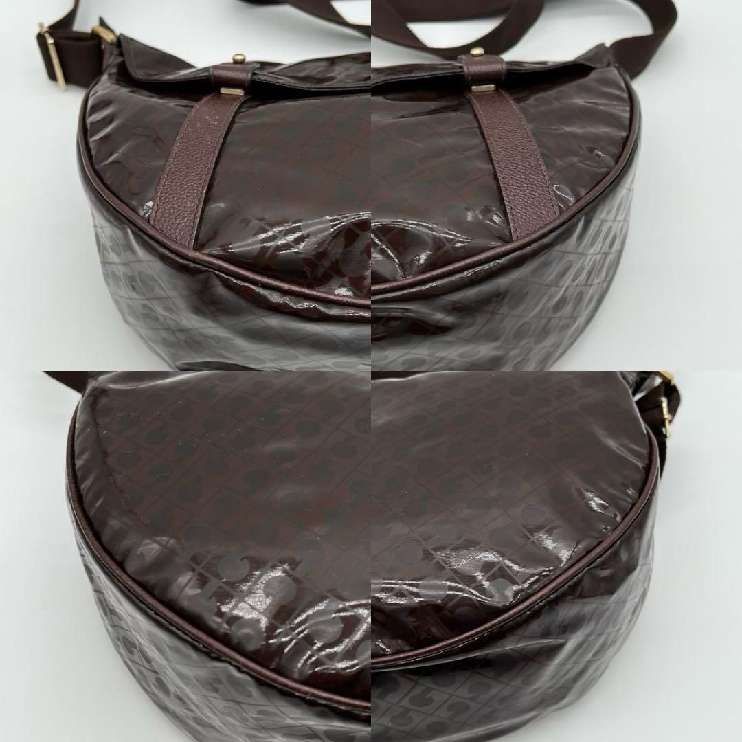 【美品】GHERARDINI ロゴグラム ショルダーバッグ エナメル ブラウン GHERARDINI - 【美品】GHERARDINI ロゴグラム ショルダーバッグ