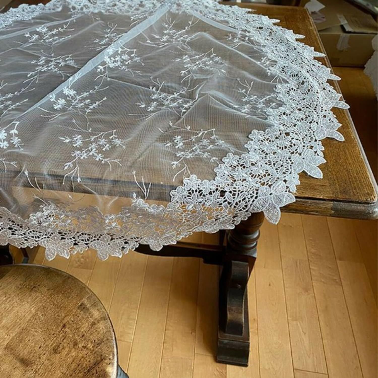 大 テーブルクロス 150 cm 円形 ホワイト フローズンホワイトフラワーシリーズ レース 刺繍 Vivienne ヴィヴィアン テーブルセンター テーブルランナー