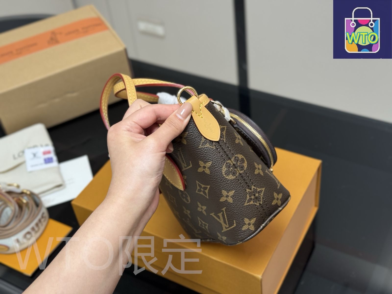 ヴィンテージ LOUIS VUITTON ルイヴィトン ミニバッグ ストラップ付 今日特価】Louis Vuitton ルイヴィトン ミニバスケットバッグ