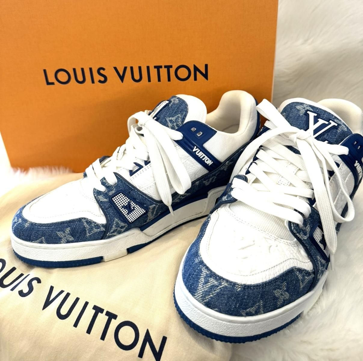 LOUIS VUITTON モノグラムスニーカー　紺色 LOUIS VUITTON ルイ・ヴィトン FD0291 1A9JGZ LVトレイナー