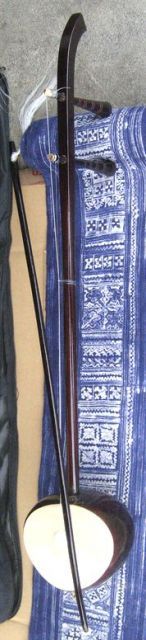ダン ガオ ベトナム民族楽器 弦楽器 二胡 胡弓 擦弦楽器