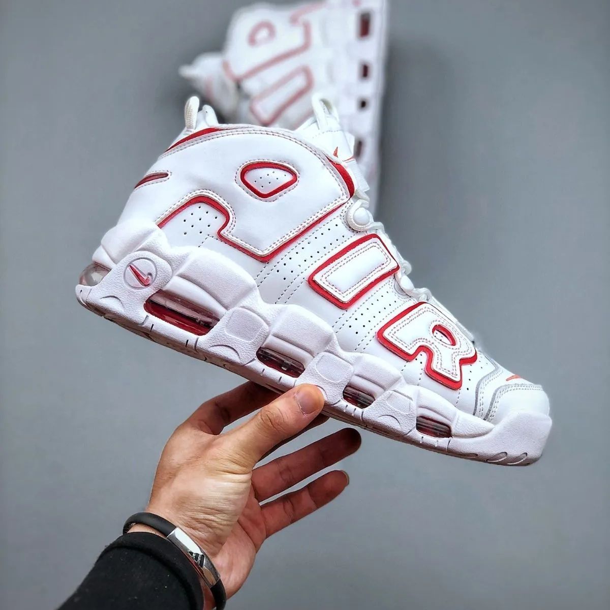 NIKE WMNS AIR MORE UPTEMPO CHROME WHITE/SILVER ナイキ ウィメンズ エア モア アップテンポ クローム  ホワイト