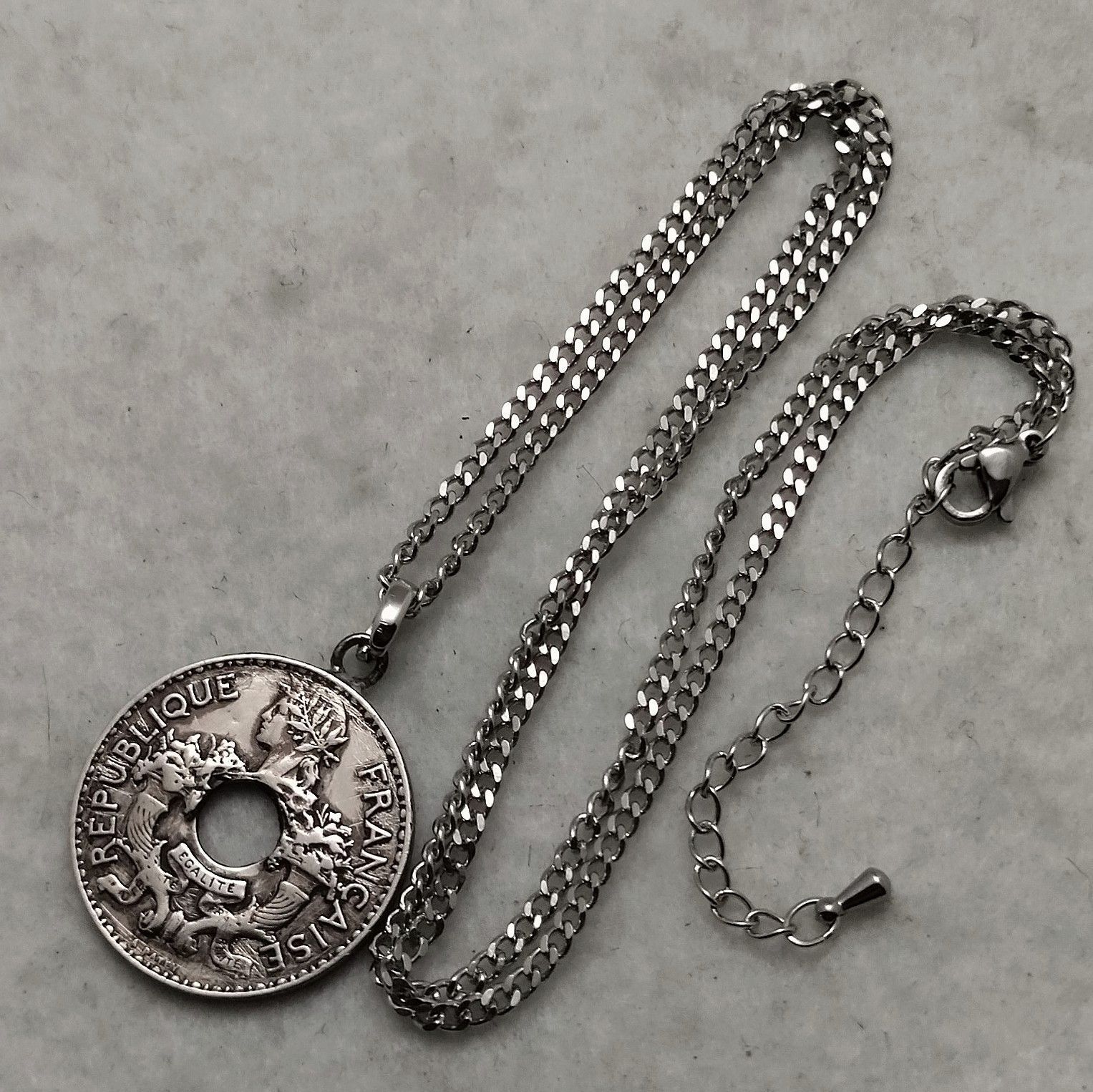 幸運の鷺 日本のコインネックレス