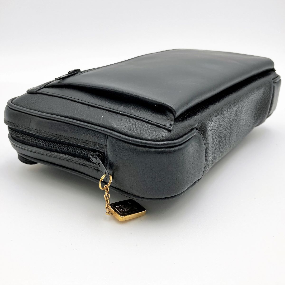 GUCCI メンズ　セカンドバッグ　黒　難あり　最終お値下げ‼️ GUCCIセカンドバッグ