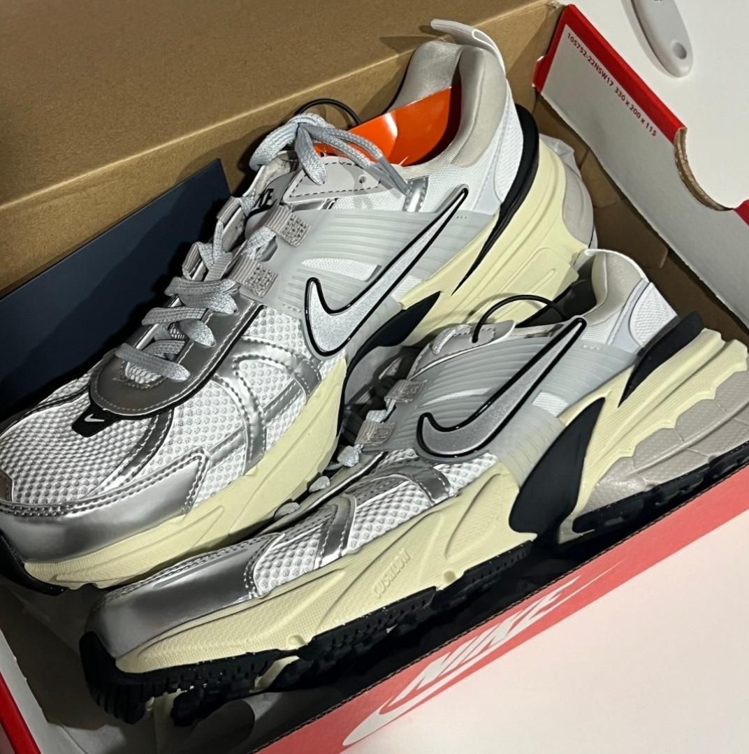 【Bunjang商品韓国直送】NIKE(ナイキ) ラン サミット メタリックシルバー 230 新品