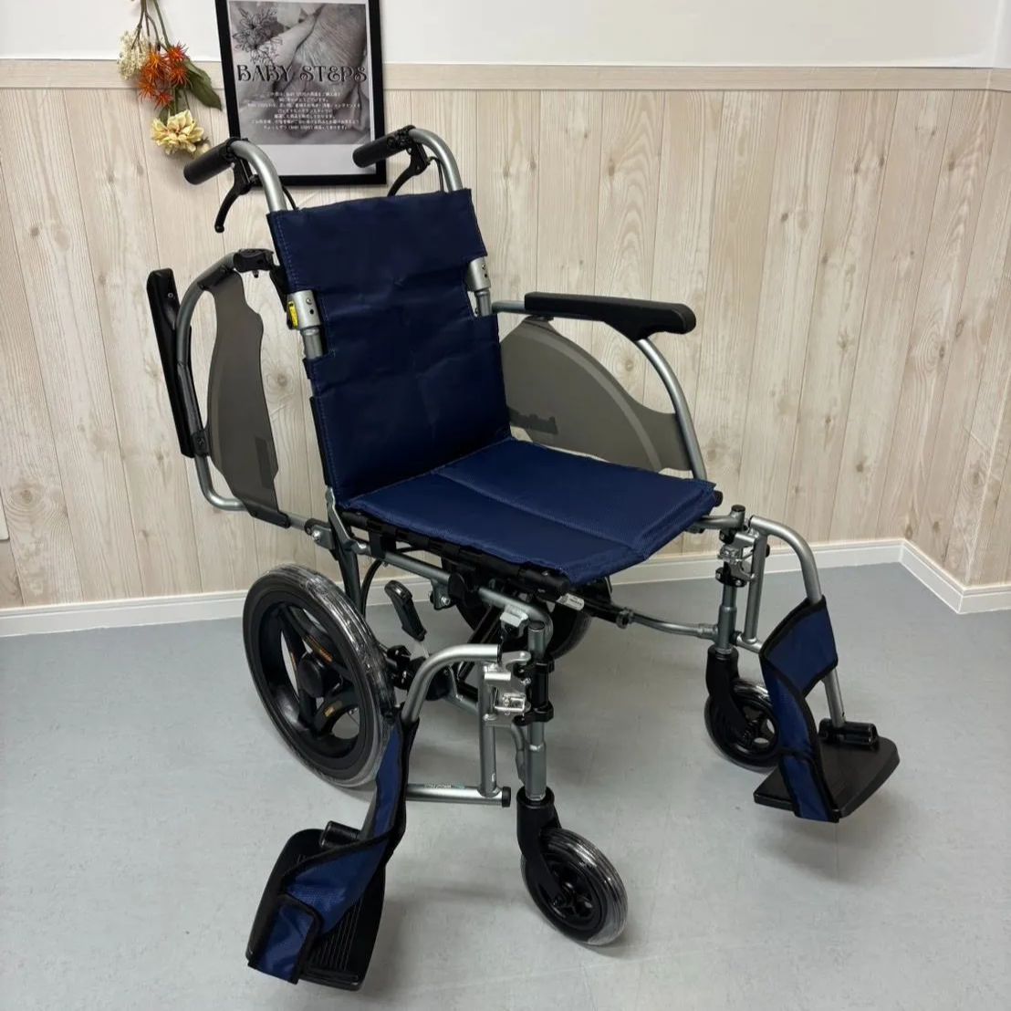 ✟ Miki CRT-8 介助型 車椅子 車いす CRTシリーズ カルティマ ノーパンクタイヤ 軽量 介護用品 福祉用品