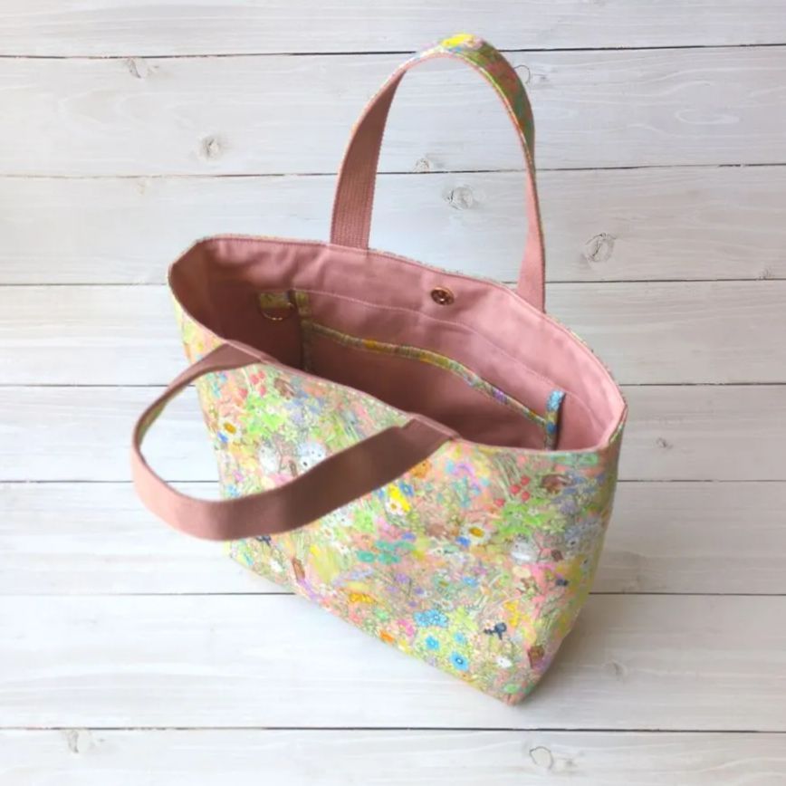 ユキエモン☆お散歩トートバッグ（ボタニカルフラワー） - メルカリ 