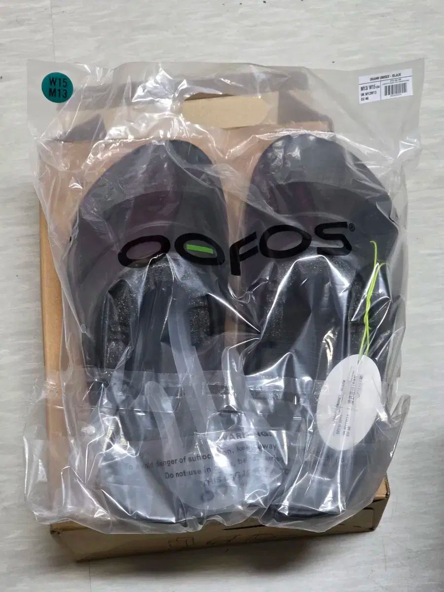 ウーフォス ウア スライド スリッパ 310サイズ