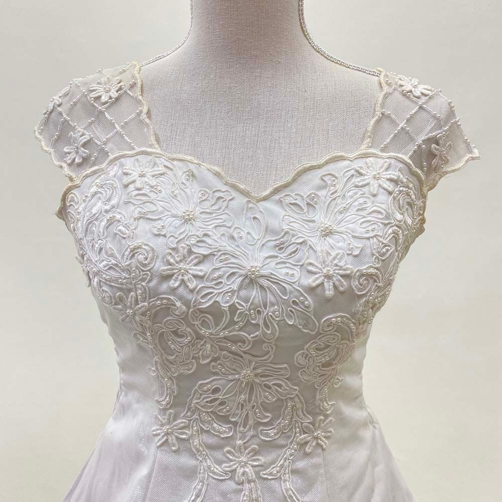 ウェディングドレス 11号 LovelyWedding 中古 ハートカット A