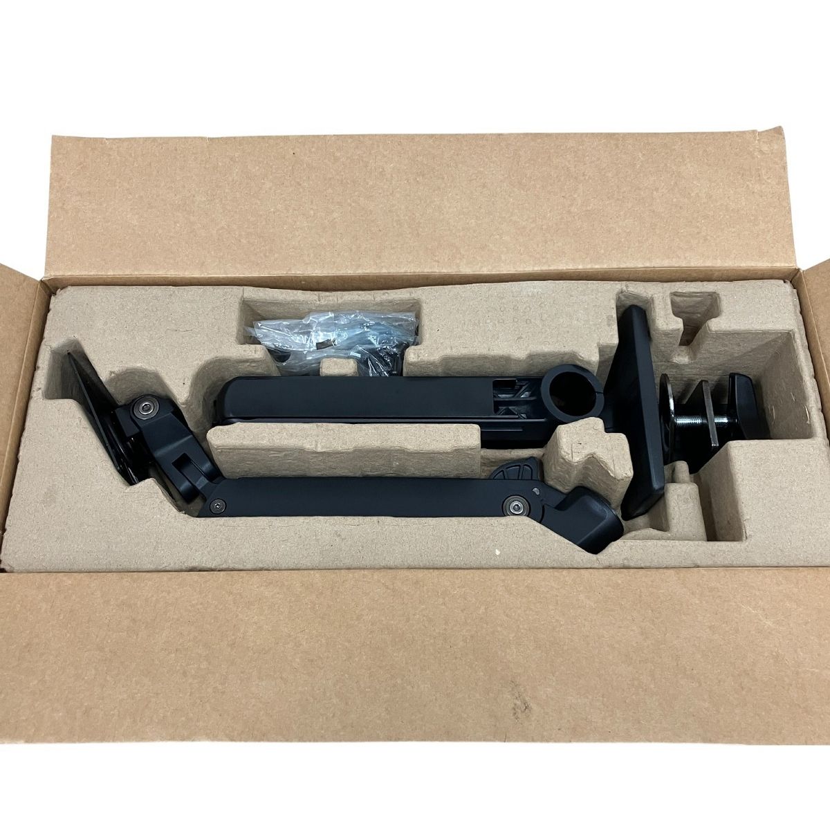 モニターアーム