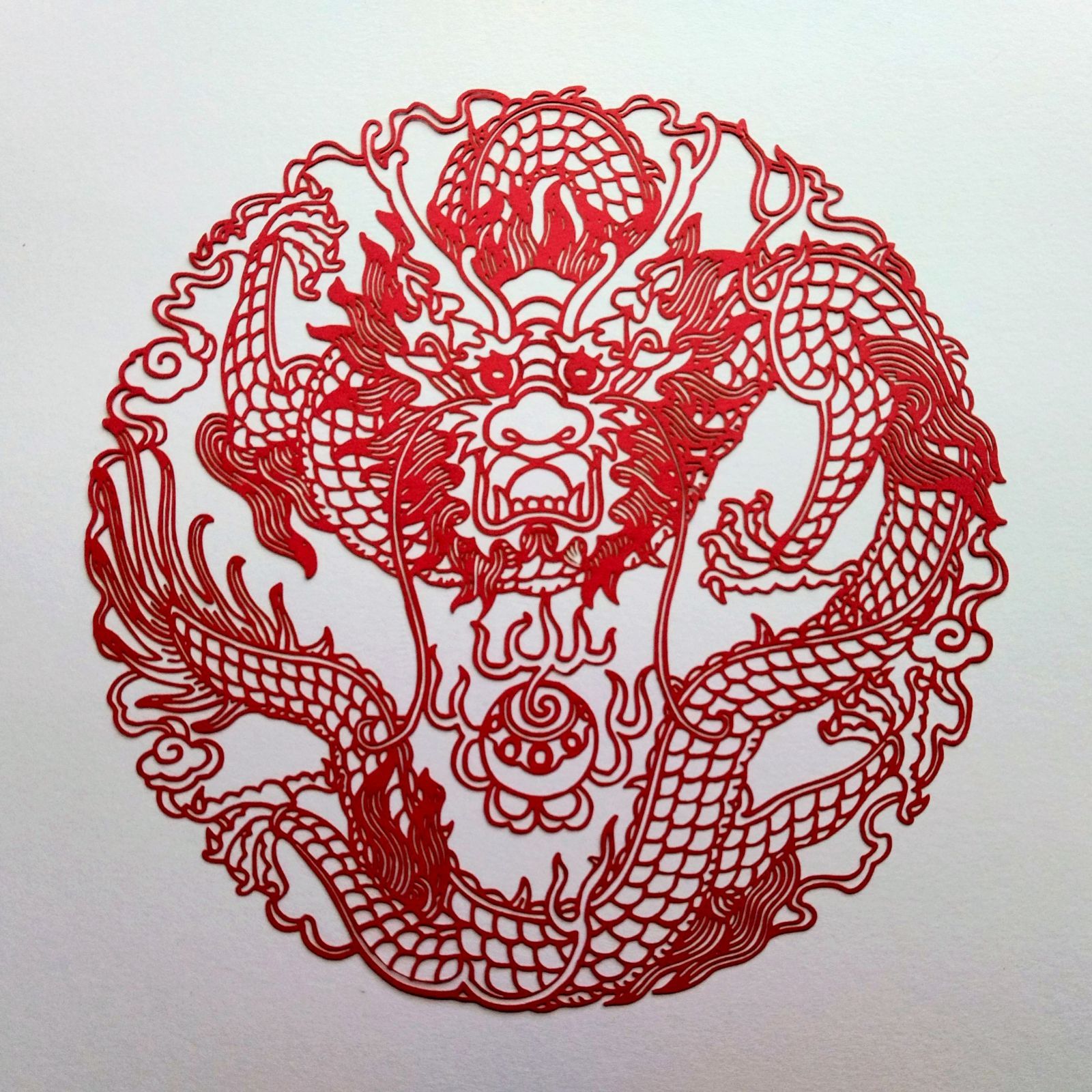 切り絵 正面龍 切り絵のみ - メルカリ