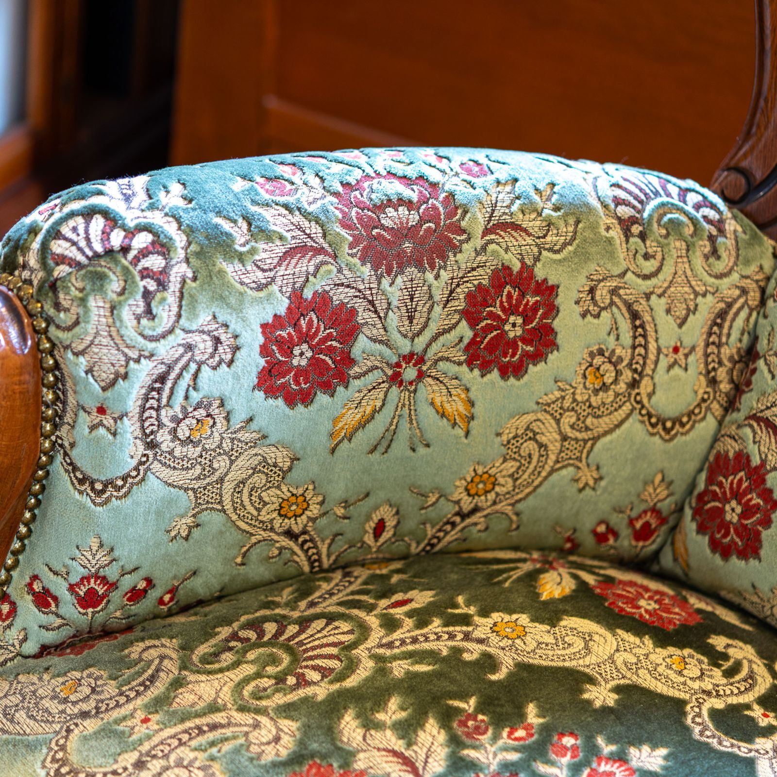 アームチェアー