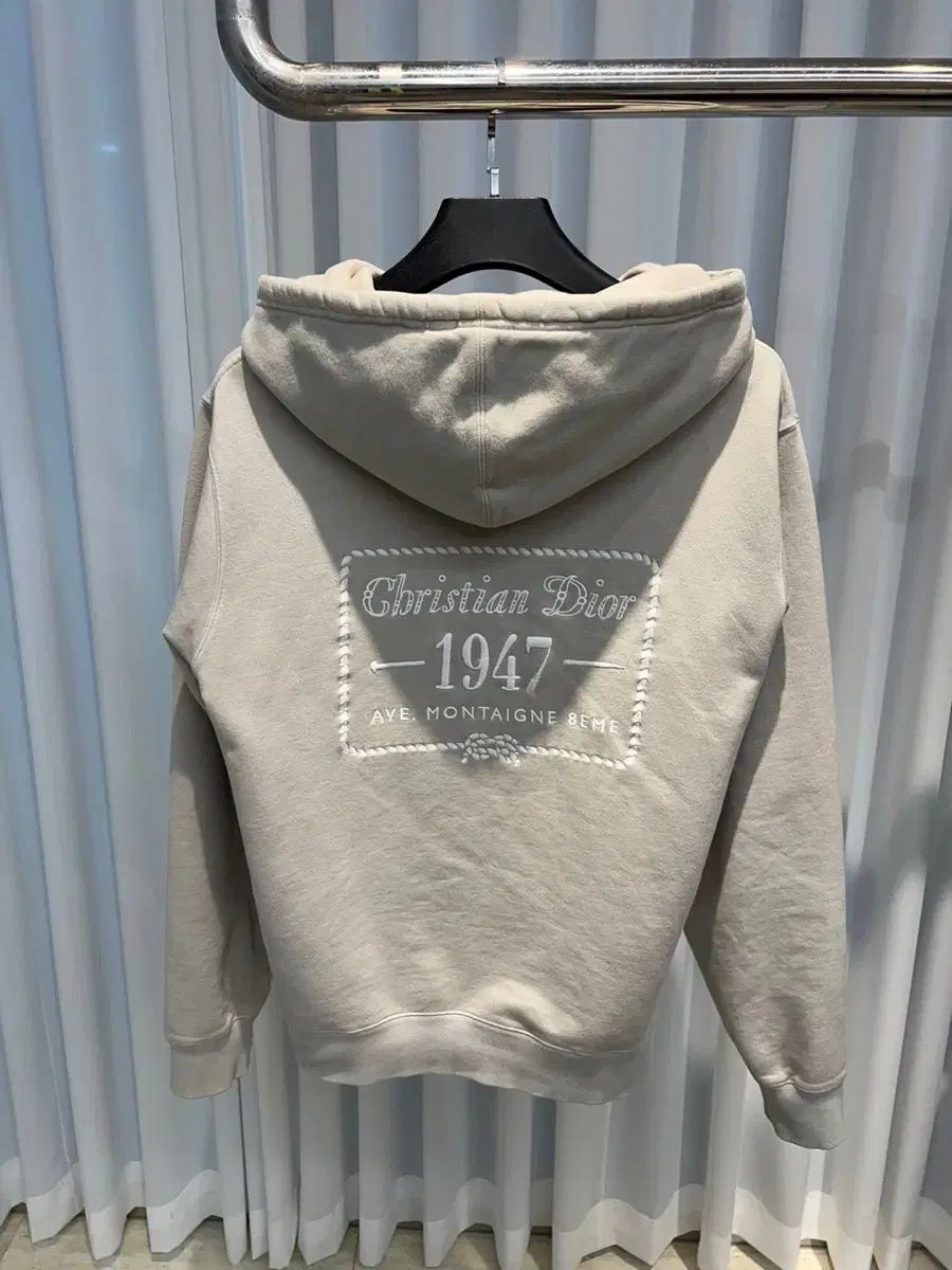M DIOR ディオール 1947 カプセル コレクション フード付きTシャツ