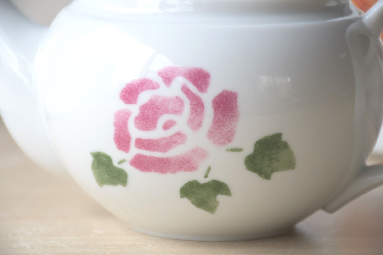 マニーローズ　フェリシエンヌ　ティーポット　日本製 陶器 新品