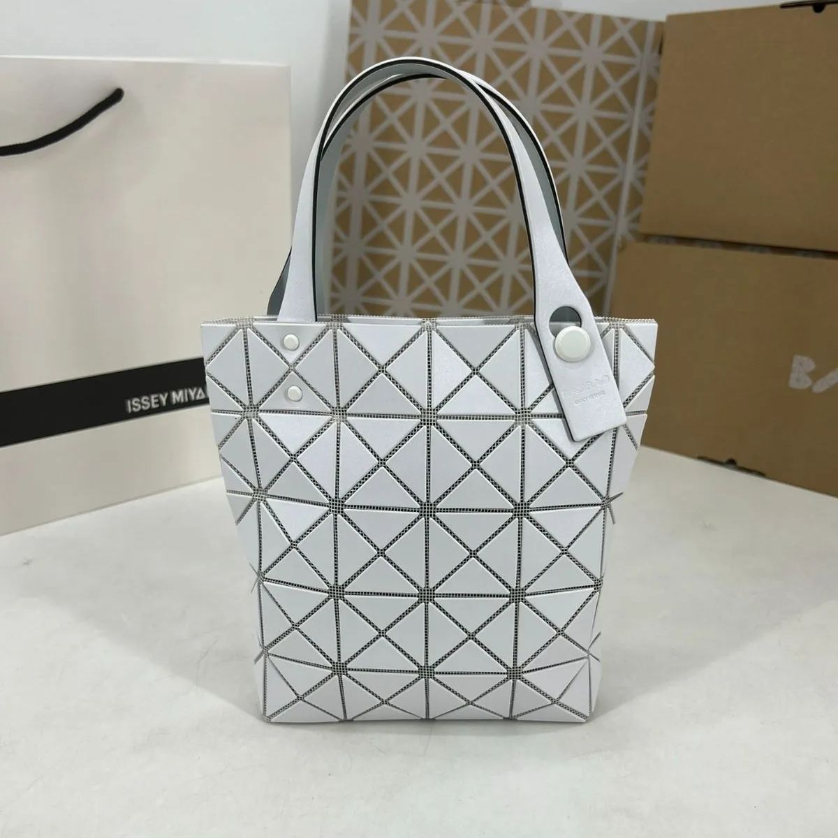 【Issey Miyake】イッセイミヤケ PRISMシリーズ 4×5グリッド ミニトートバッグ