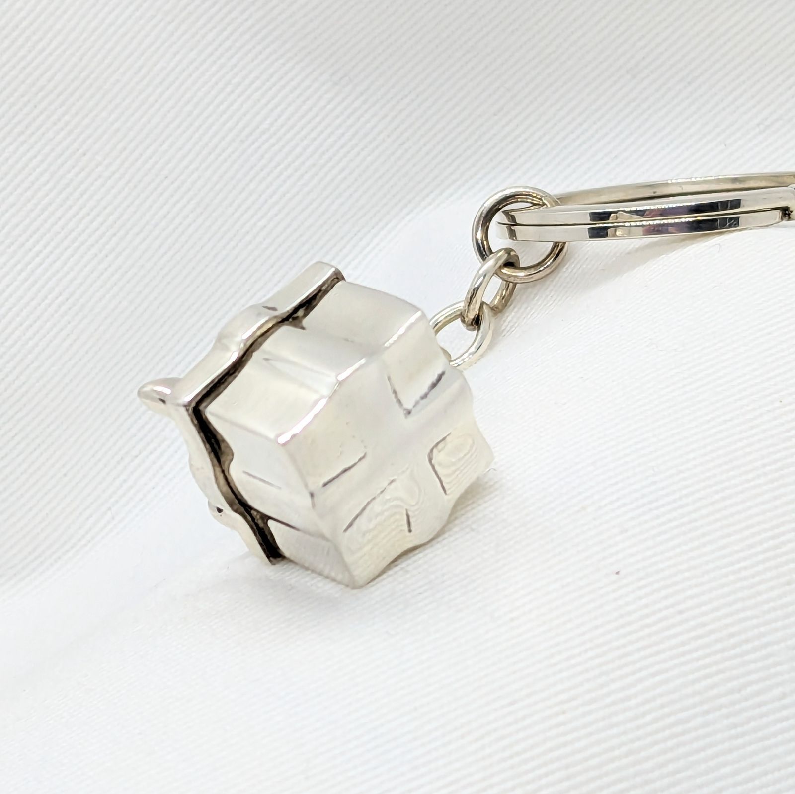 TIFFANY ティファニー シルバー ギフトボックス チャーム キーホルダー