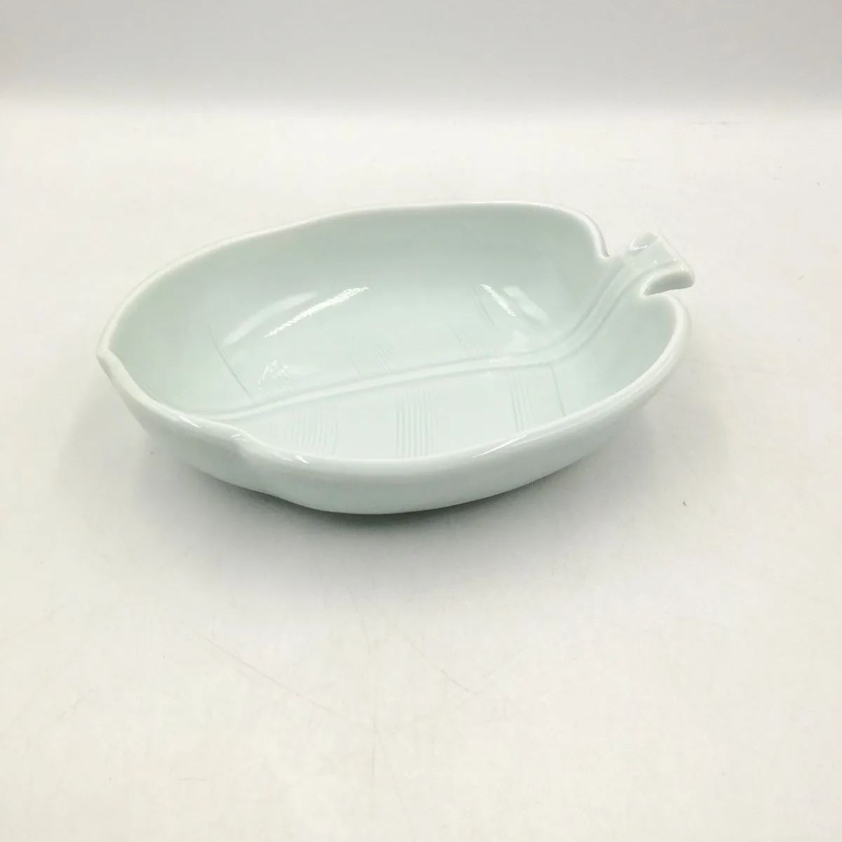 【まとめ買い対象外】有田焼　笹　6寸　皿　中皿　中鉢　葉っぱ　木の葉　１０枚　陶器　和食器　器