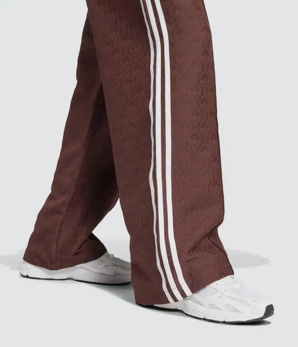 アディダス オーバーサイズ