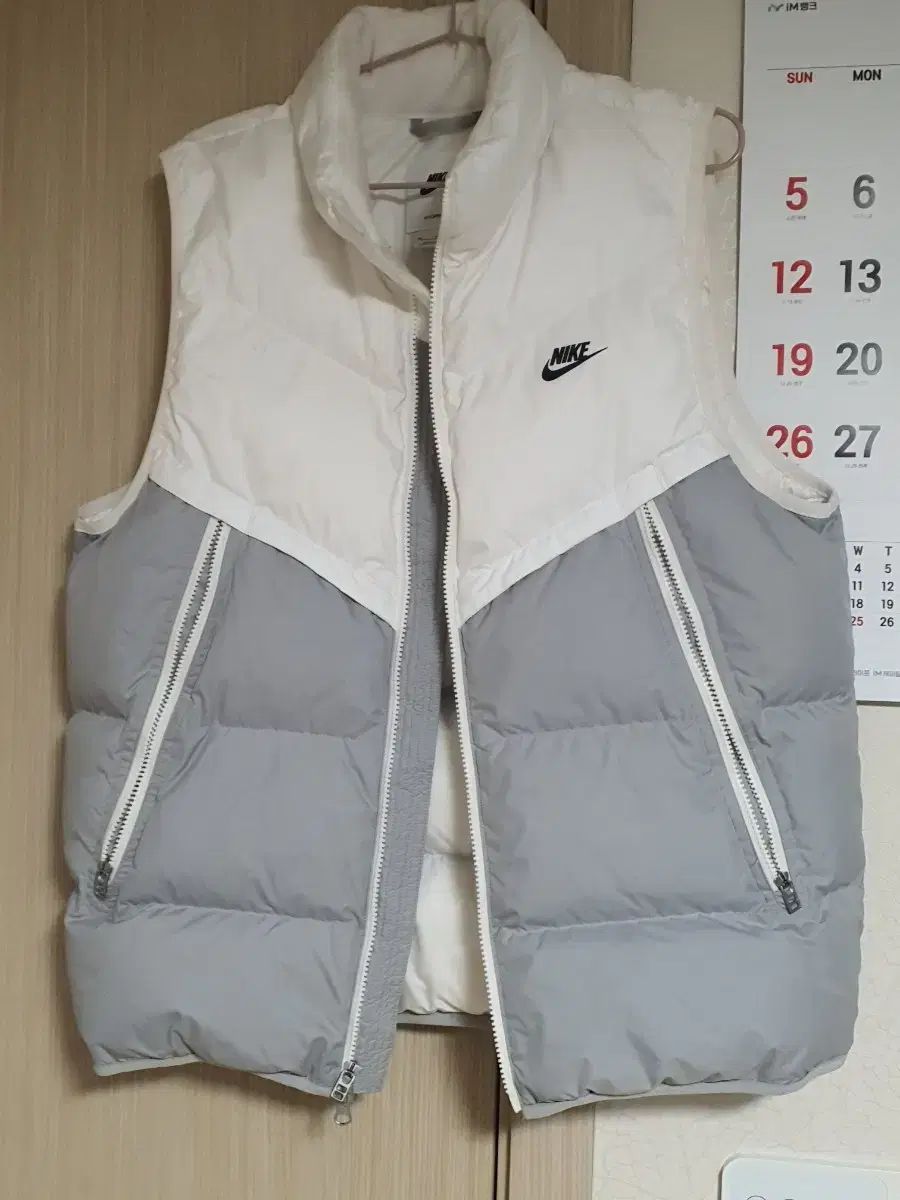 NIKE ダウンベスト　XL NIKE SPORTSWEAR NSW ナイキ ダウンベスト WINDRUNNER DOWN FILL