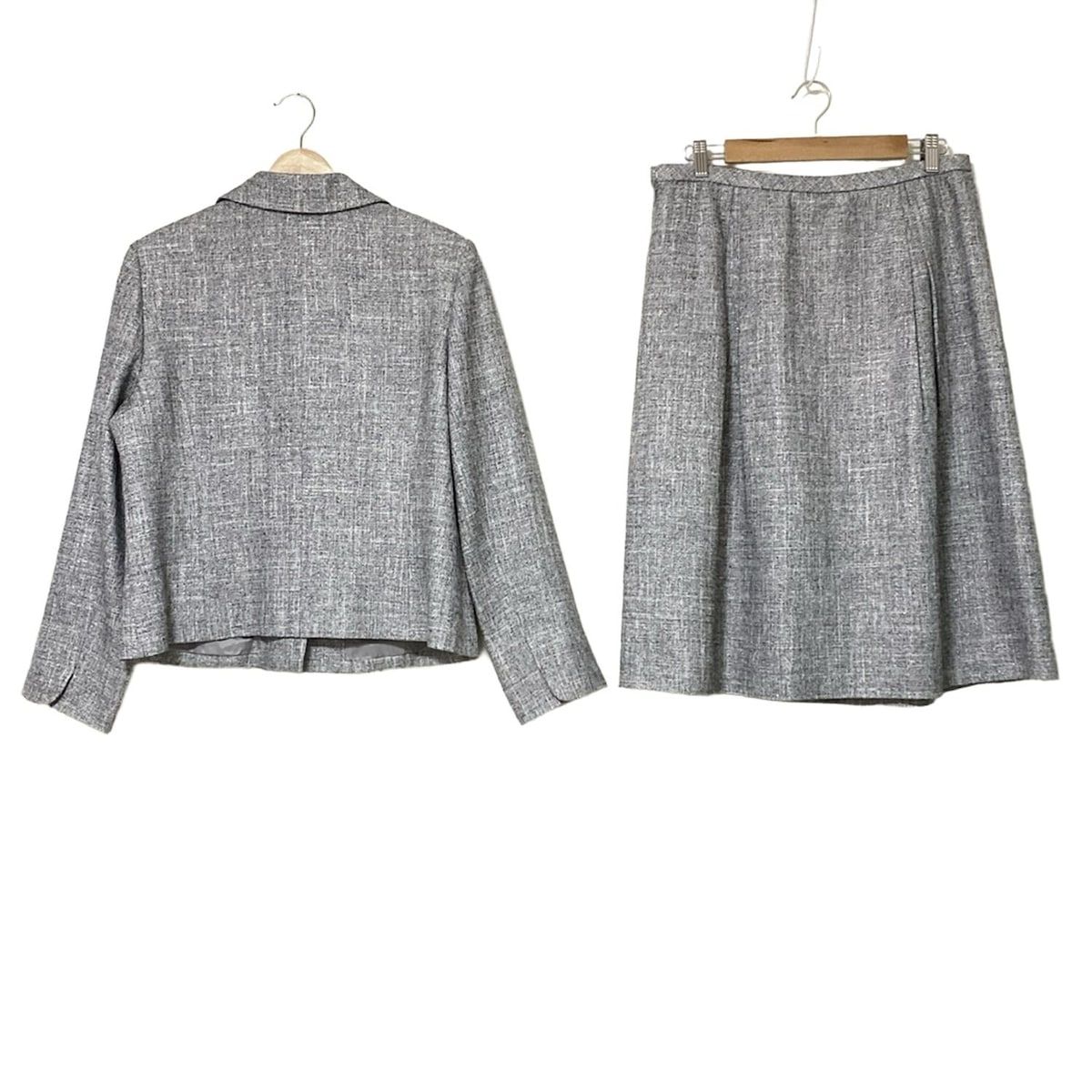 Leilian レリアン スカートスーツ レディース - グレー ビーズ|ラメ