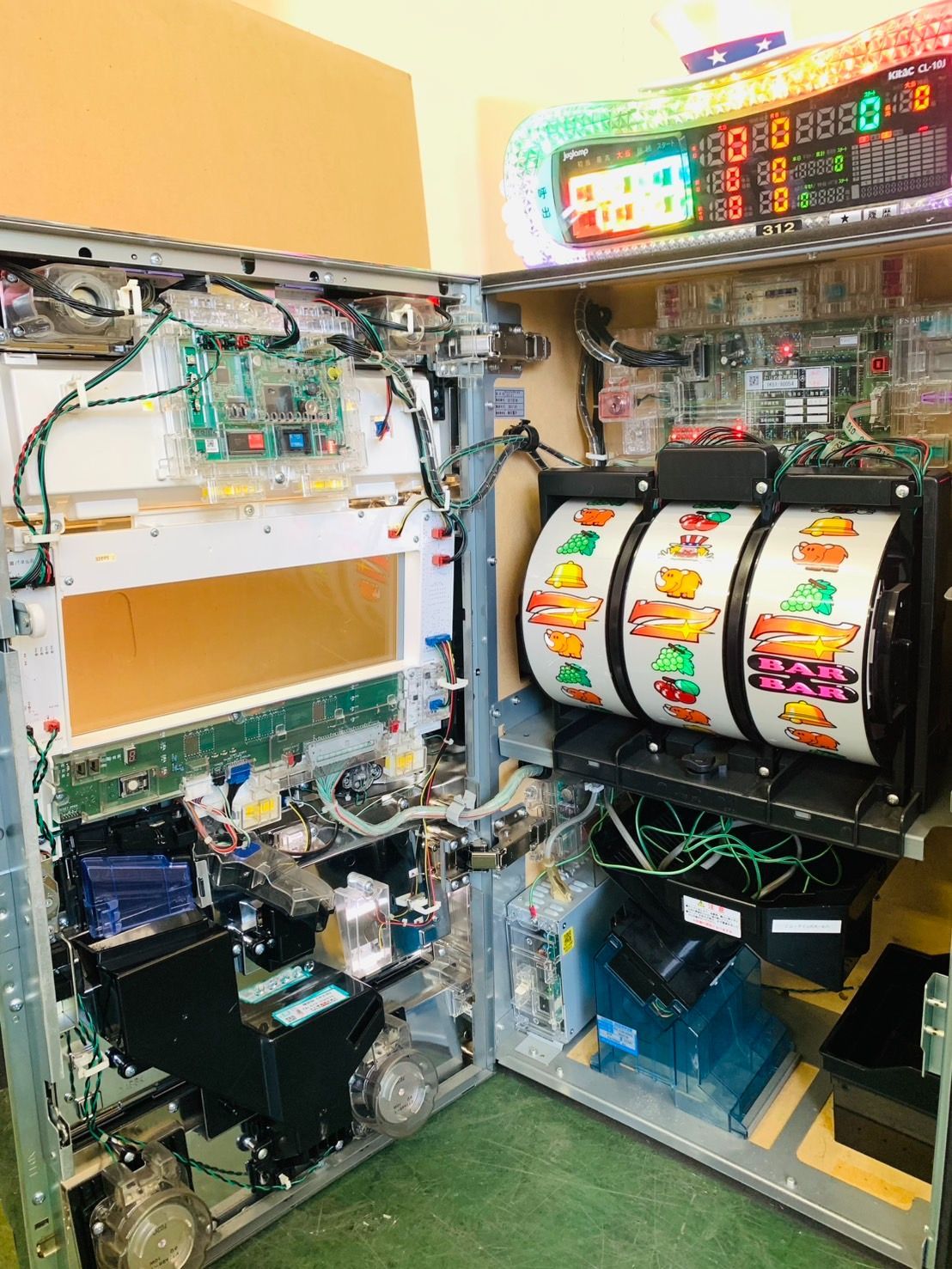 送料無料】アイムジャグラーEX-AE／KT 実機 ジャグランプ