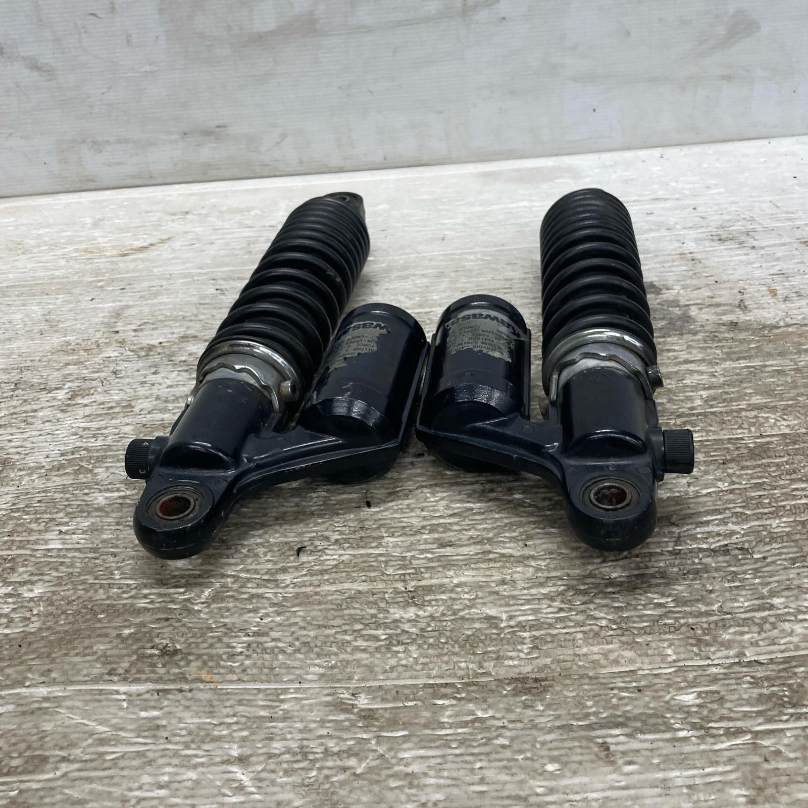 リアサスペンション カワサキ