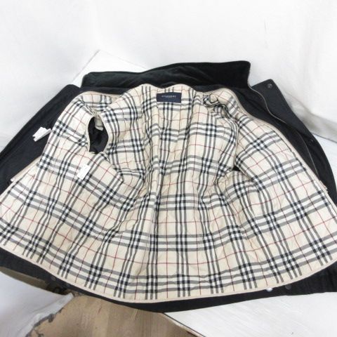 バーバリーロンドン　ジャケット　裏地ノバチェック　フード着脱可能　黒 バーバリーロンドンジャケット裏地ノバチェックフード着脱可能黒