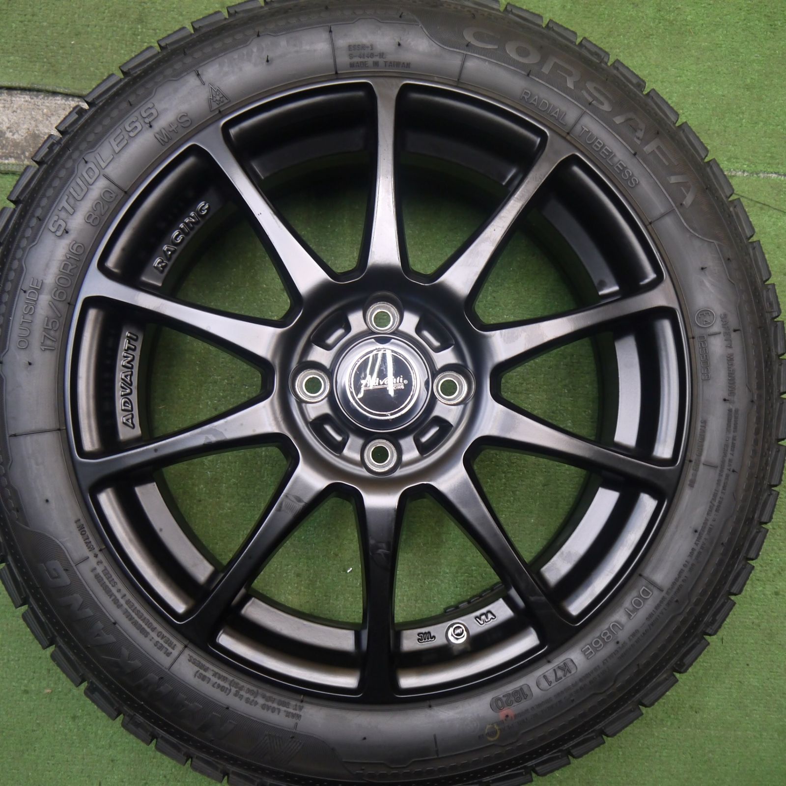 バリ溝！キレイ！9.5分以上☆スタッドレス 175/60R16 ナンカン CORSAFA 