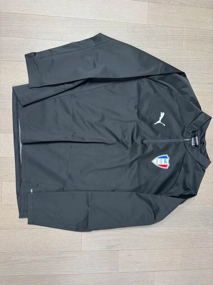 水原三星ブルーウィングス PUMA プーマ レイントップ XL サイズ