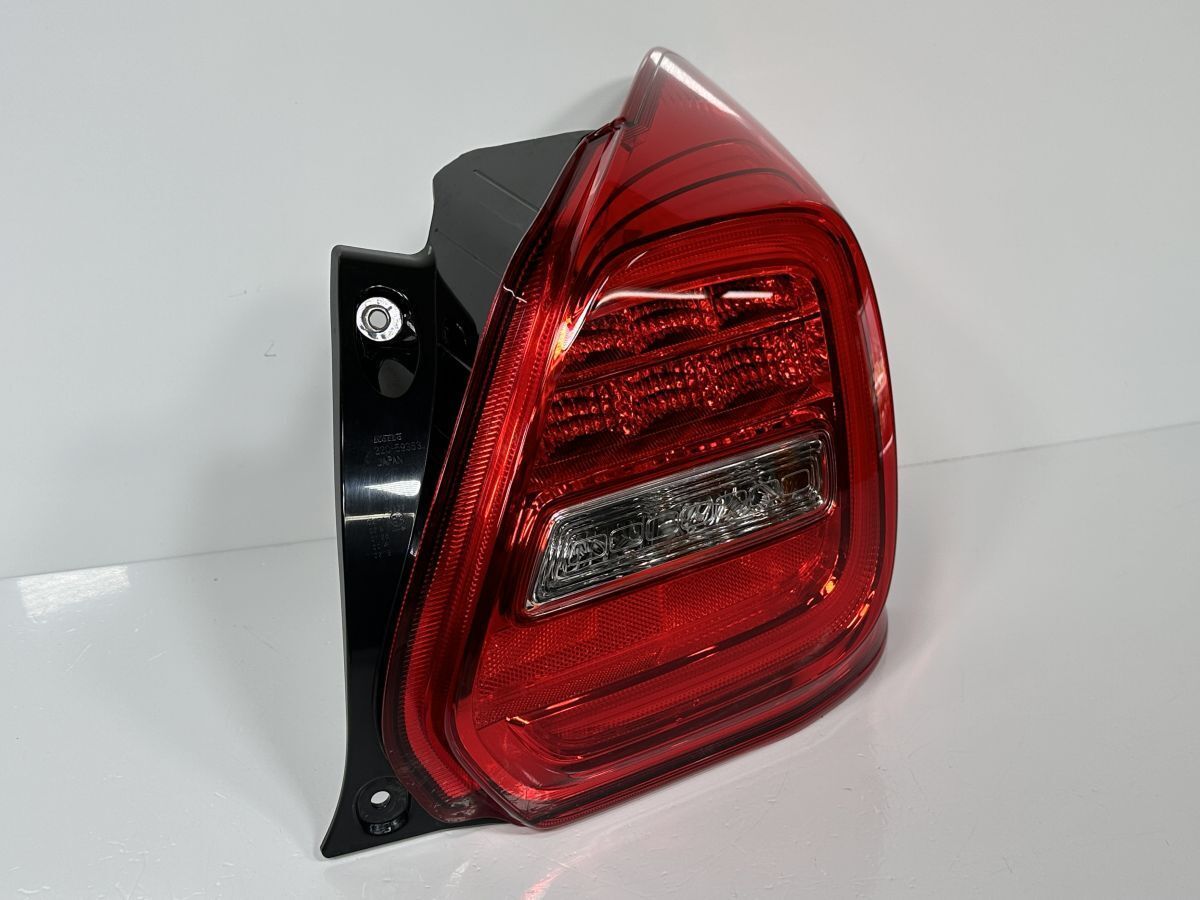 スイフトスポーツ ZC33S 純正 右テールランプAssy テールライト RH LED 